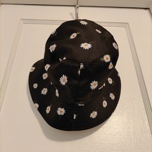ALICE + Olivia reversible  Bucket Hat NWT